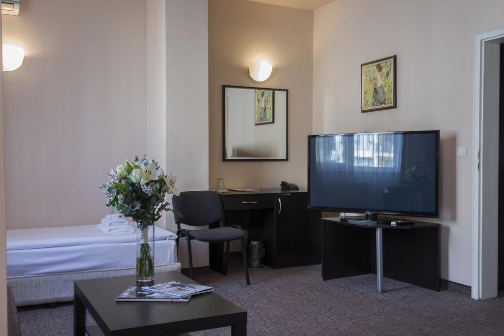 Hotel City Inn Sofia Esterno foto